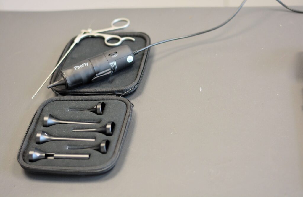 21 usługi.adobefirefly.ucho.uszy.wziernik.otoskop.ciałoobce.kłos.klos.drozdzaki.drożdżaki